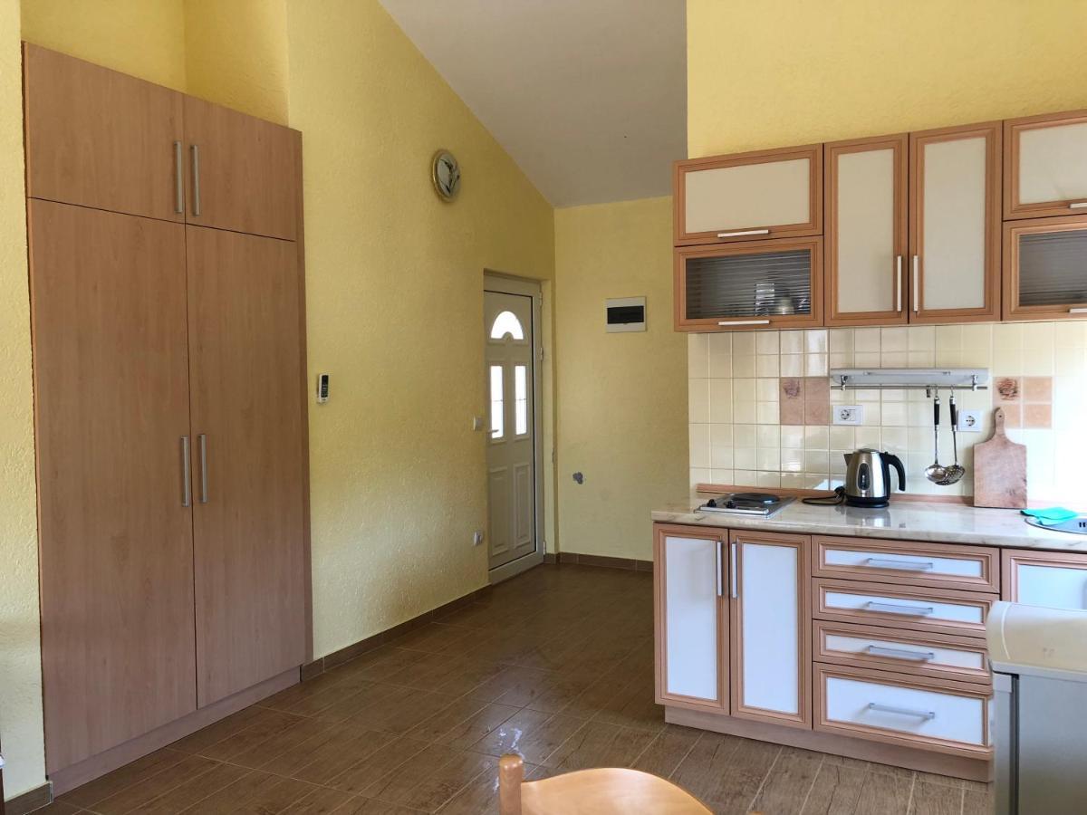 Apartments Delcheva Utjeha Bagian luar foto
